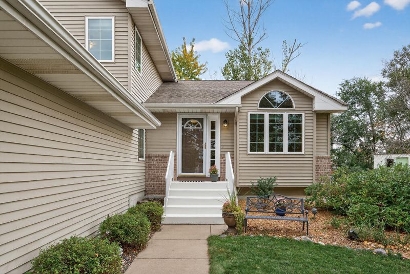 5241 Lexington Ct SE, Prior Lake, MN 55372