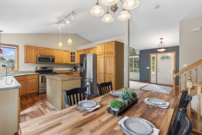 5241 Lexington Ct SE, Prior Lake, MN 55372