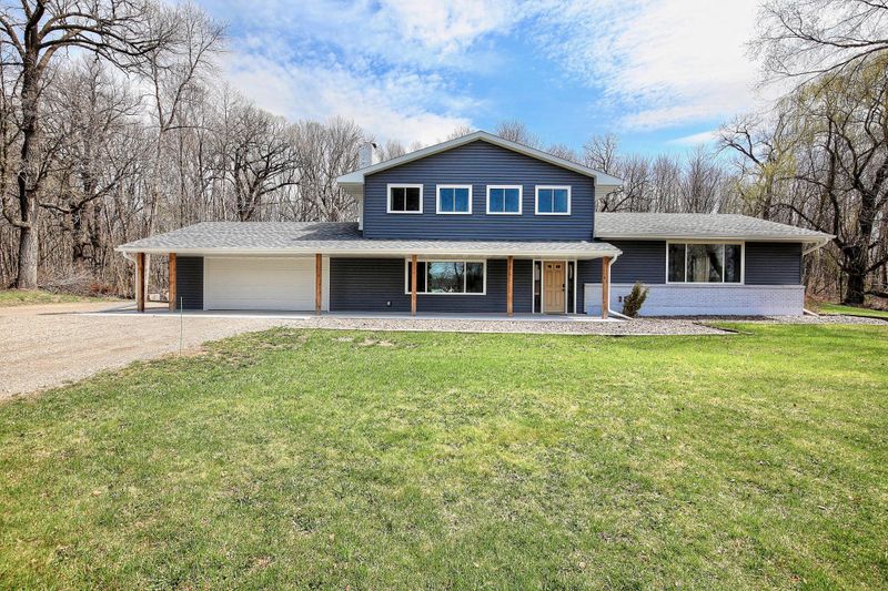 25755 E Comfort Dr, Wyoming, MN 55013