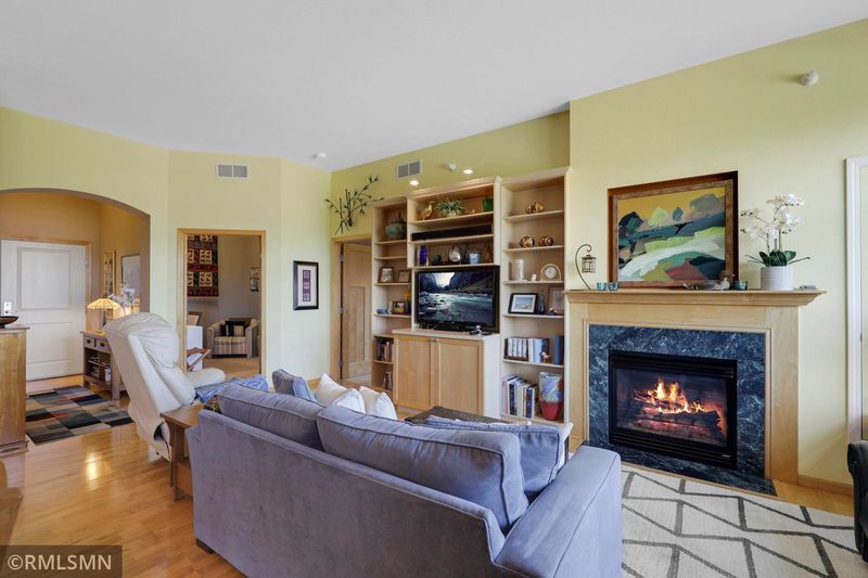 1800 Graham Ave #411, Saint Paul, MN 55116