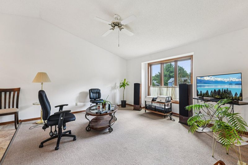 2285 Valley View Ave E, Maplewood, MN 55119