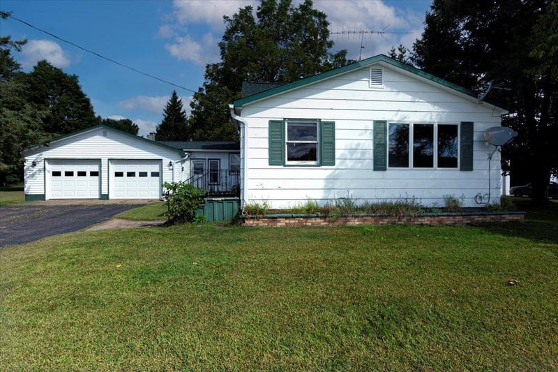 1335 Tiffany St, Boyceville, WI 54725