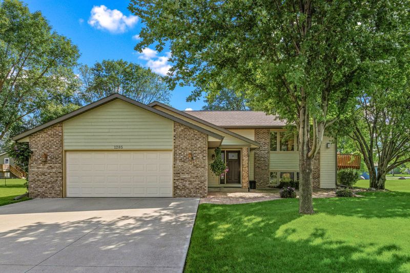 1285 Diamond Ct S, Shakopee, MN 55379