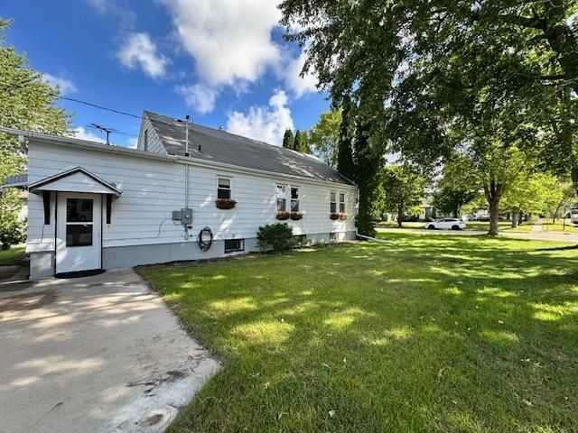 701 5th St NE, Staples, MN 56479