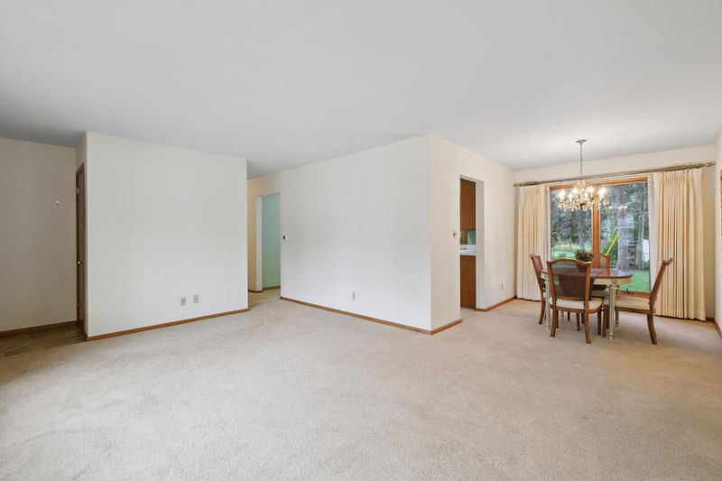 3979 Mcknight Rd N, White Bear Lake, MN 55110