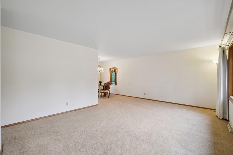 3979 Mcknight Rd N, White Bear Lake, MN 55110