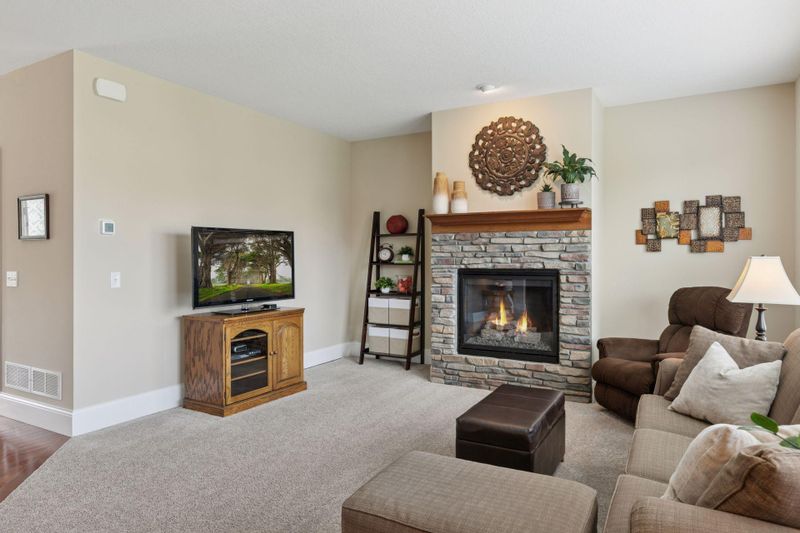 18681 Dulaney Dr, Farmington, MN 55024