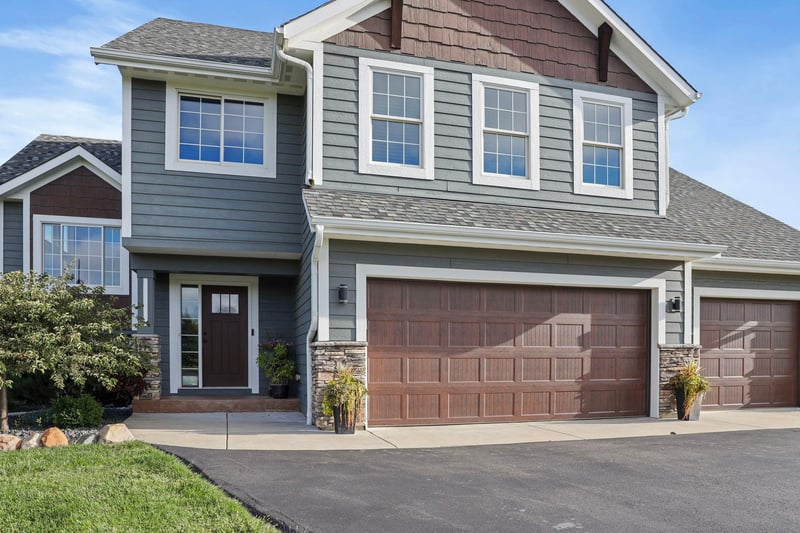 3299 Circle Bluff Trl, Faribault, MN 55021