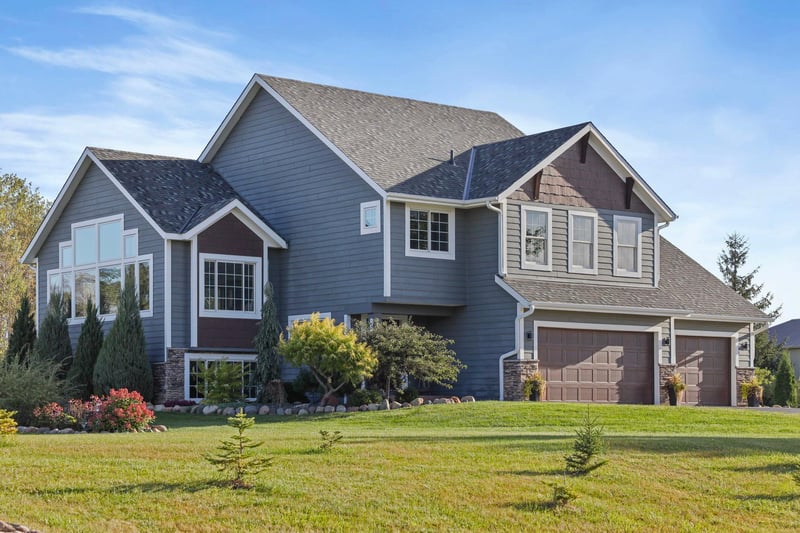 3299 Circle Bluff Trl, Faribault, MN 55021