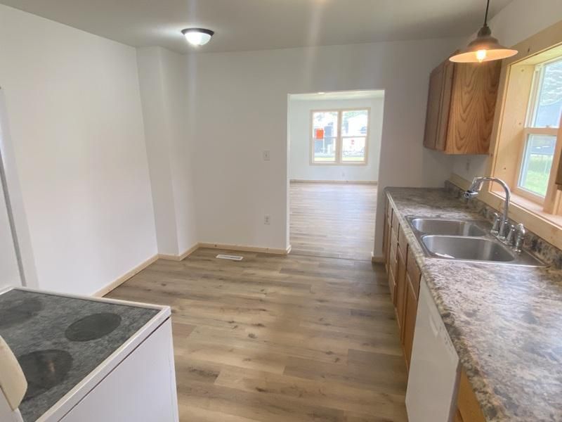 128 Dakota Ave SE, Staples, MN 56479