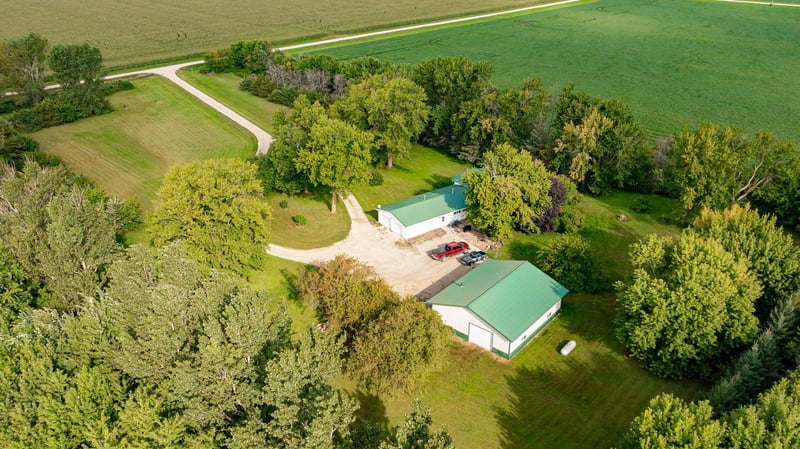 67214 140th Ave, Claremont, MN 55924