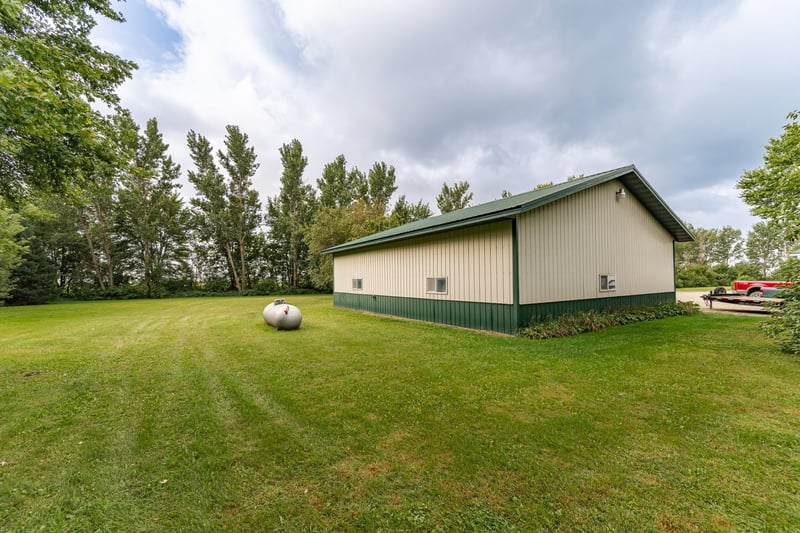 67214 140th Ave, Claremont, MN 55924