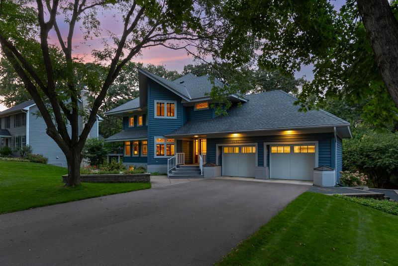 7291 Upper 136th St W, Apple Valley, MN 55124