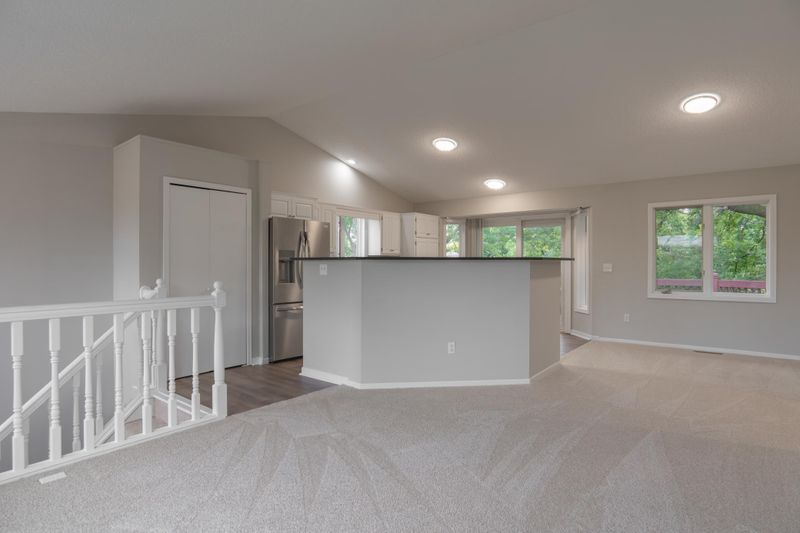 5905 Yucca Ln N, Plymouth, MN 55446