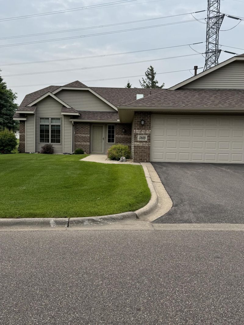3809 Impatiens Ln N, Brooklyn Park, MN 55443