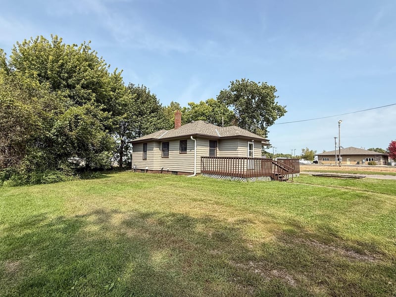119 1st St SW, Clara City, MN 56222