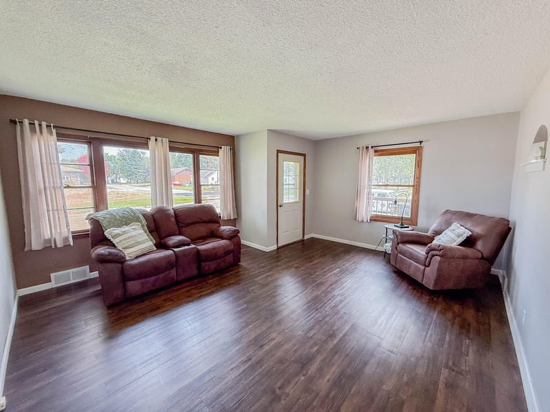 119 1st St SW, Clara City, MN 56222