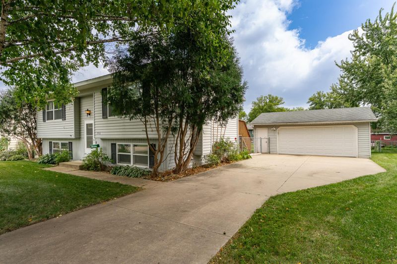 1916 9 1/2 Ave SE, Rochester, MN 55904