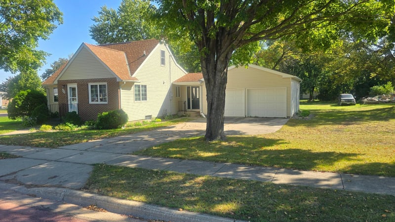 180 3rd Ave NE, Trimont, MN 56176