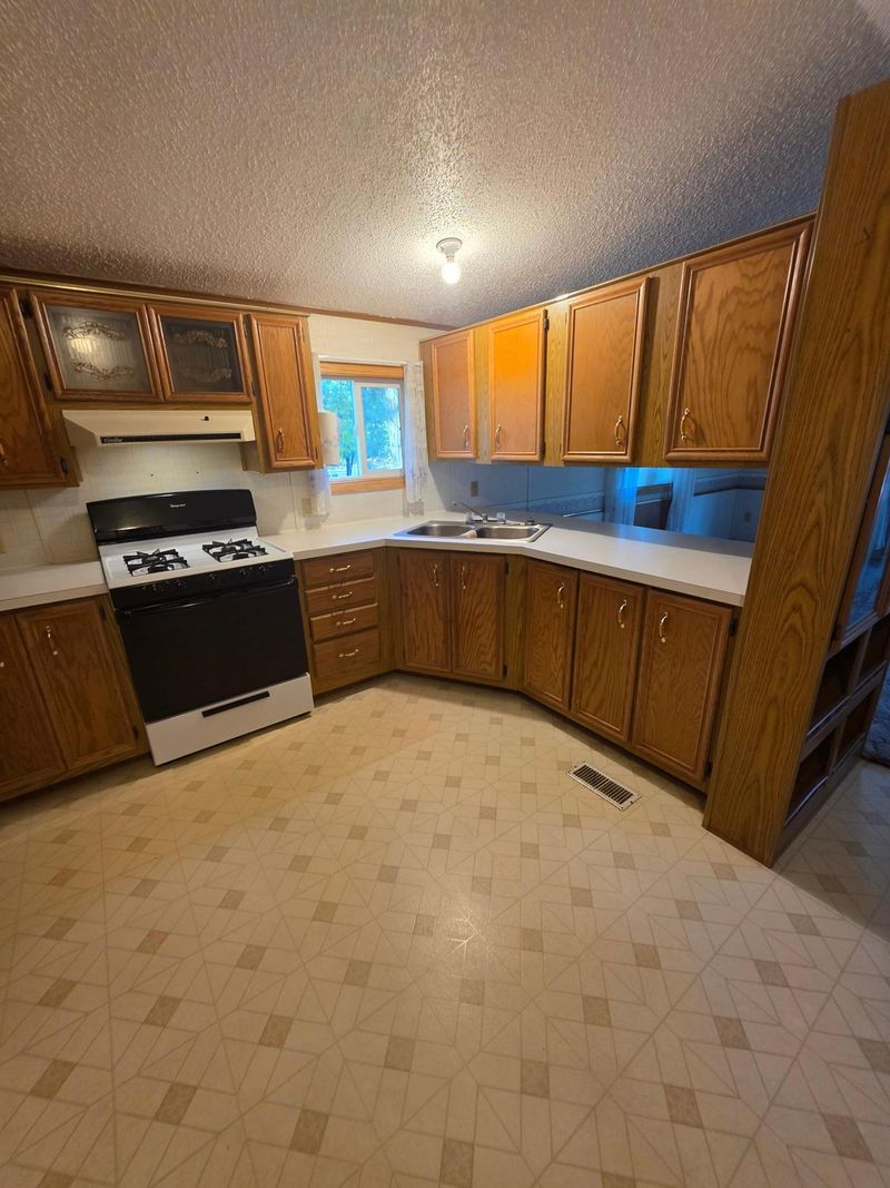 1237 Pine Ln N, Princeton, MN 55371