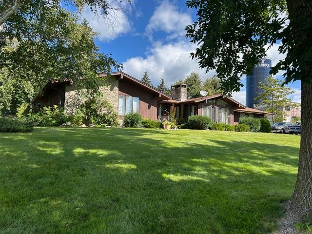 919 N Main St, Starbuck, MN 56381