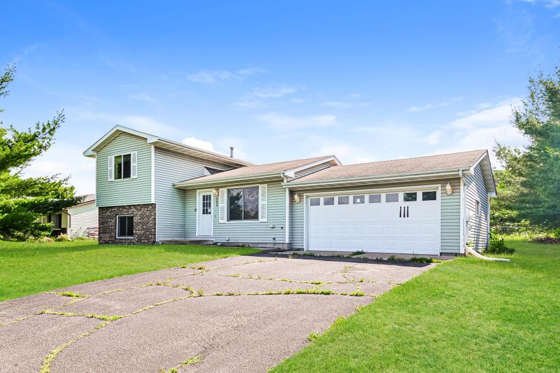 966 Chestnut St, Taylors Falls, MN 55084