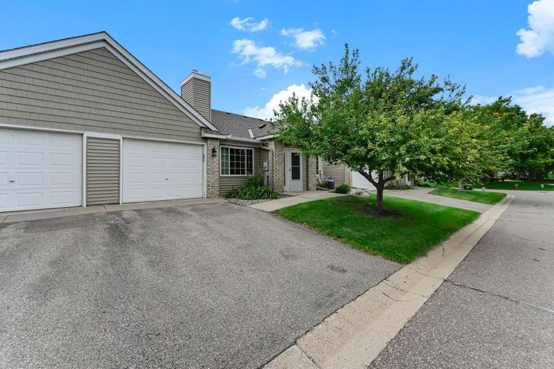 537 Mission Hills Dr, Chanhassen, MN 55317
