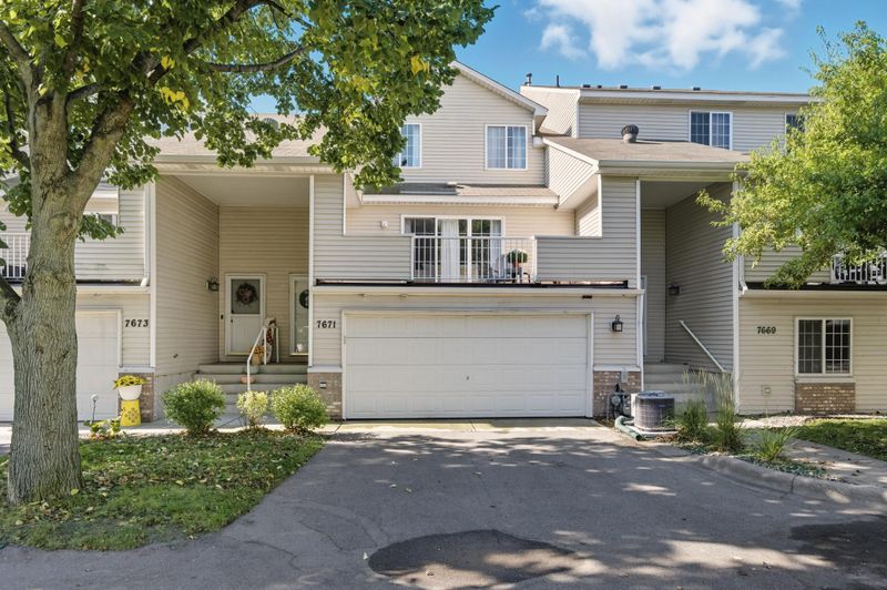 7671 Nicholas Way, Chanhassen, MN 55317