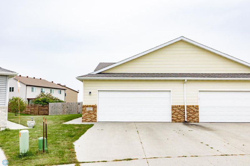 1157 39th Ave S, Moorhead, MN 56560