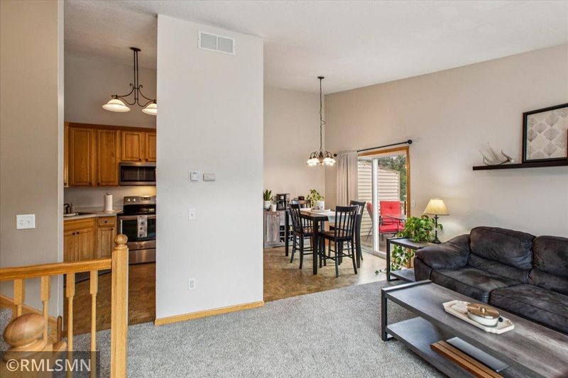 1365 S Trail Dr, Faribault, MN 55021