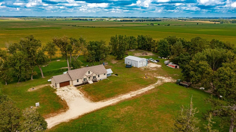 11150 County 2, Spring Valley, MN 55975