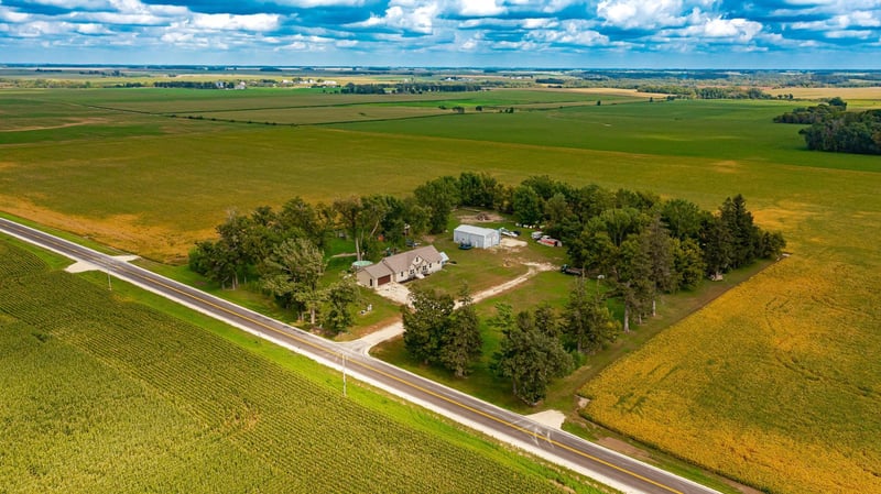 11150 County 2, Spring Valley, MN 55975