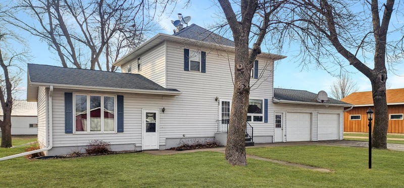 165 S Pine St, Vesta, MN 56292