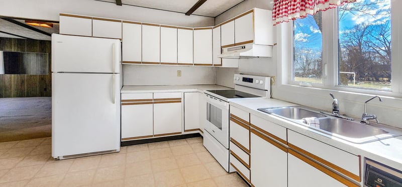 165 S Pine St, Vesta, MN 56292