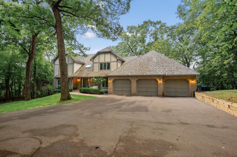 2200 Essex Rd, Minnetonka, MN 55305