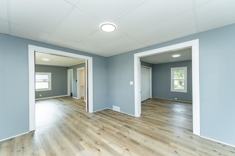 230 E 13th St, Saint Charles, MN 55972