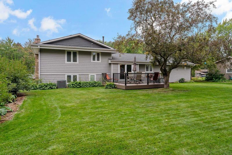 7132 Glenross Rd, Woodbury, MN 55125