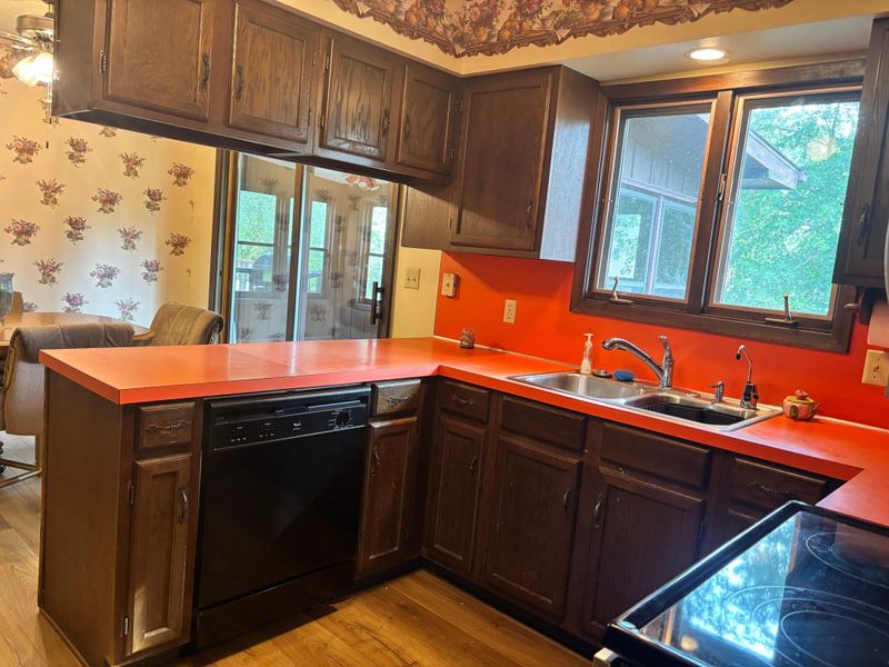954 Liberty Ln, Fairmont, MN 56031