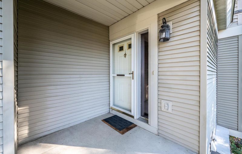 1408 Mcandrews Rd E, Burnsville, MN 55337