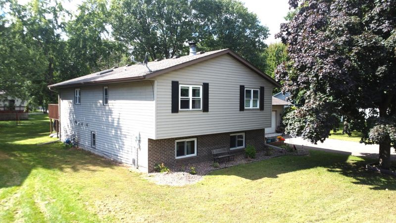 2870 Wayland Ct, Eau Claire, WI 54703