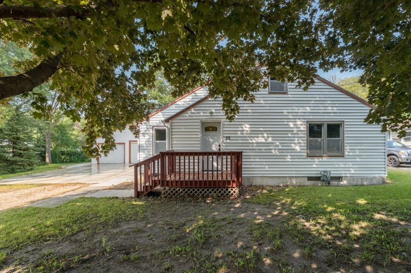 112 S 3rd St, Eagle Lake, MN 56024