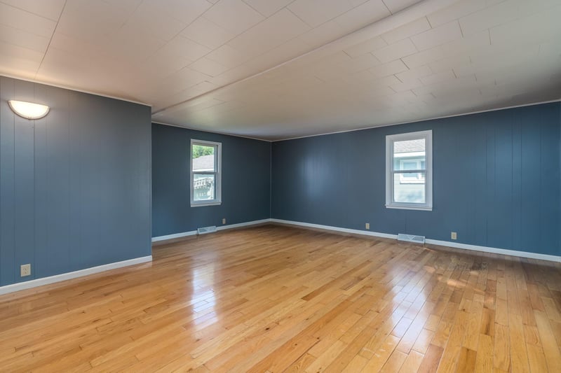 112 S 3rd St, Eagle Lake, MN 56024