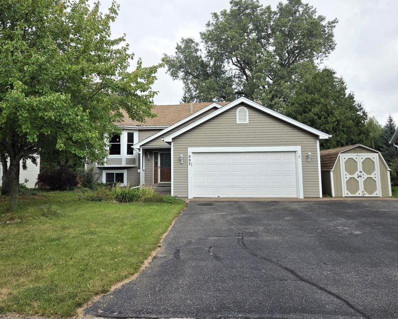 995 Stony Point Rd, Eagan, MN 55123