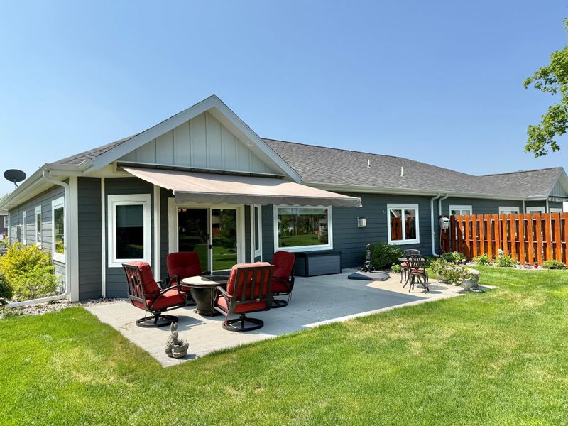 910 Lake Forest Cir, Detroit Lakes, MN 56501