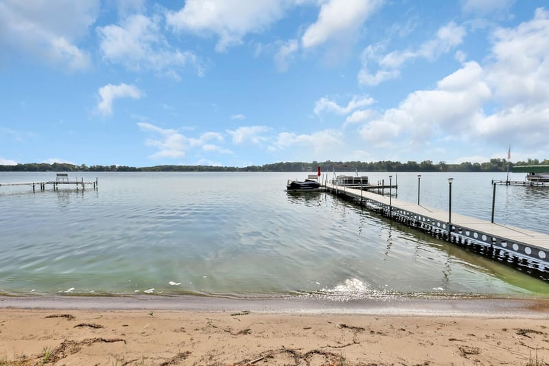 29385 Neal Ave, Lindstrom, MN 55045