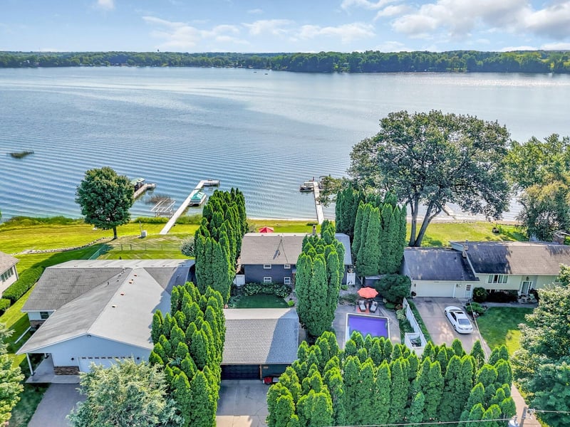 29385 Neal Ave, Lindstrom, MN 55045