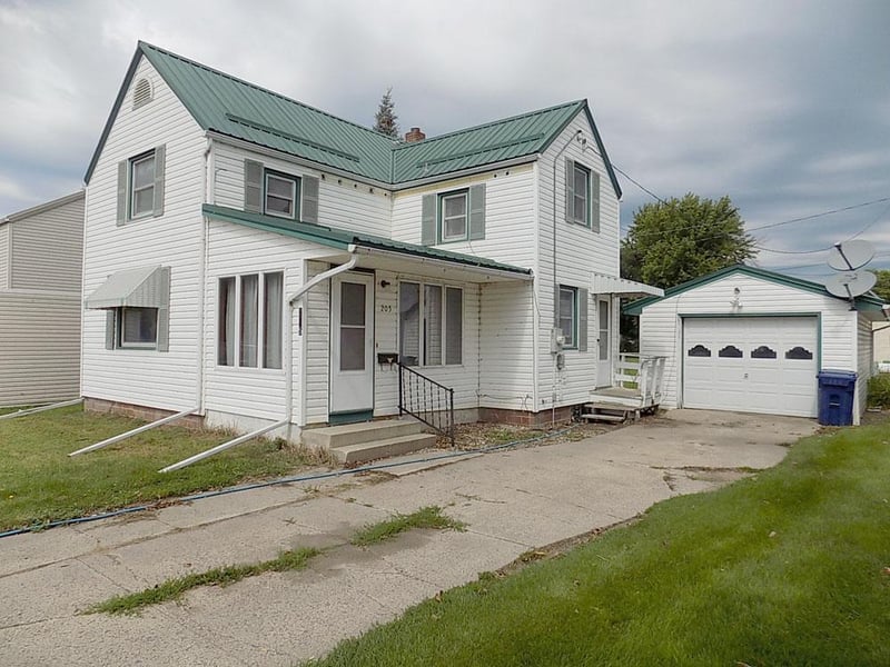 205 Brown St W, Comfrey, MN 56019