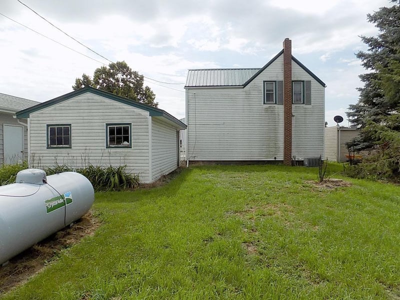 205 Brown St W, Comfrey, MN 56019