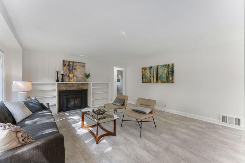 3516 Manor Dr, Golden Valley, MN 55422