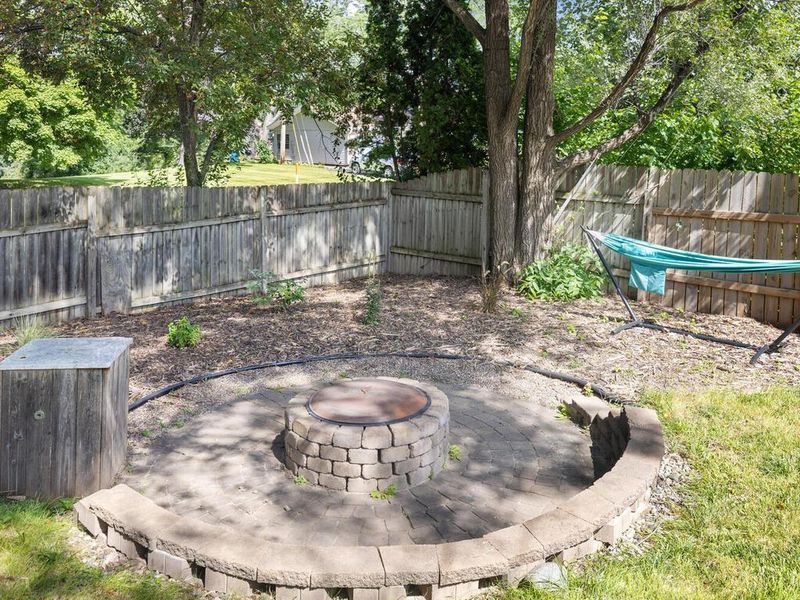 691 20th Ave NW, New Brighton, MN 55112